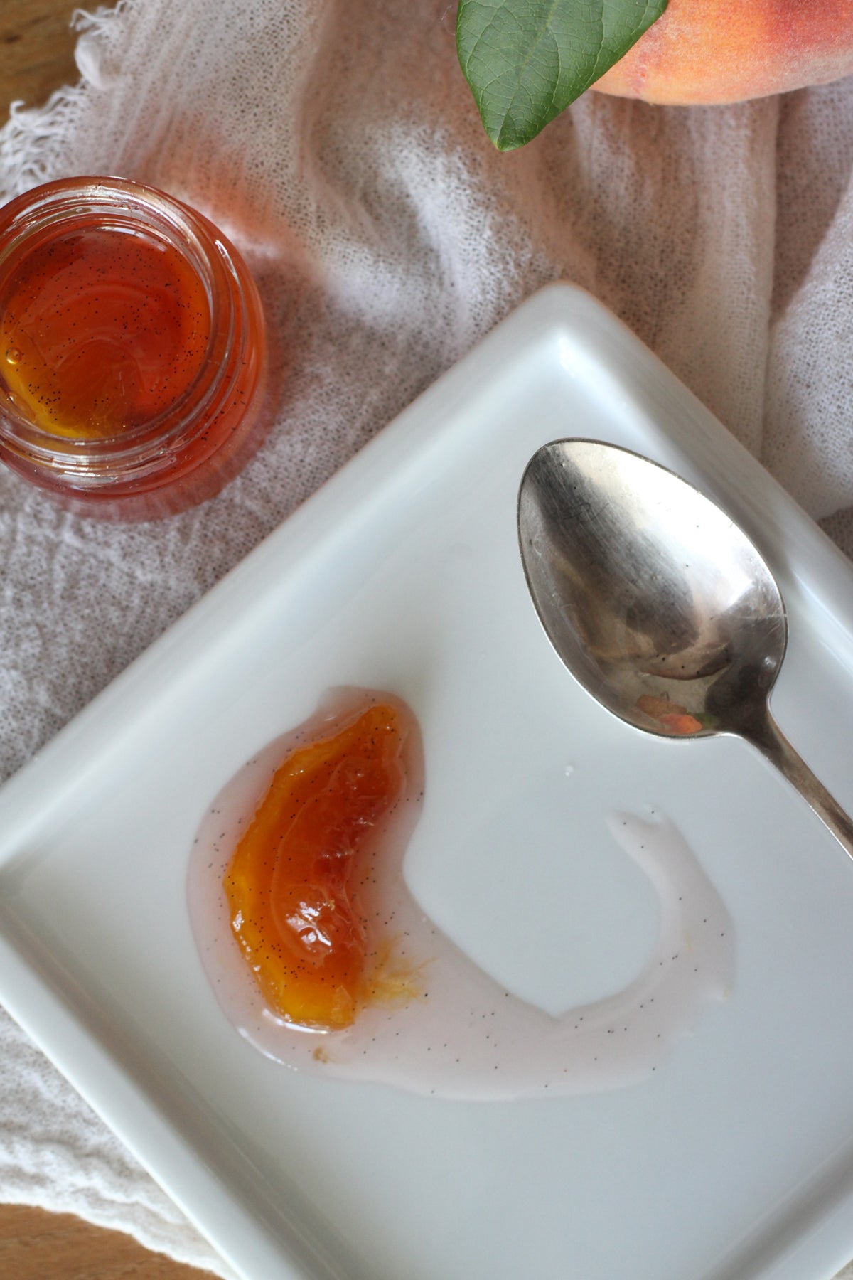 Vanilyalı Şeftali Reçeli